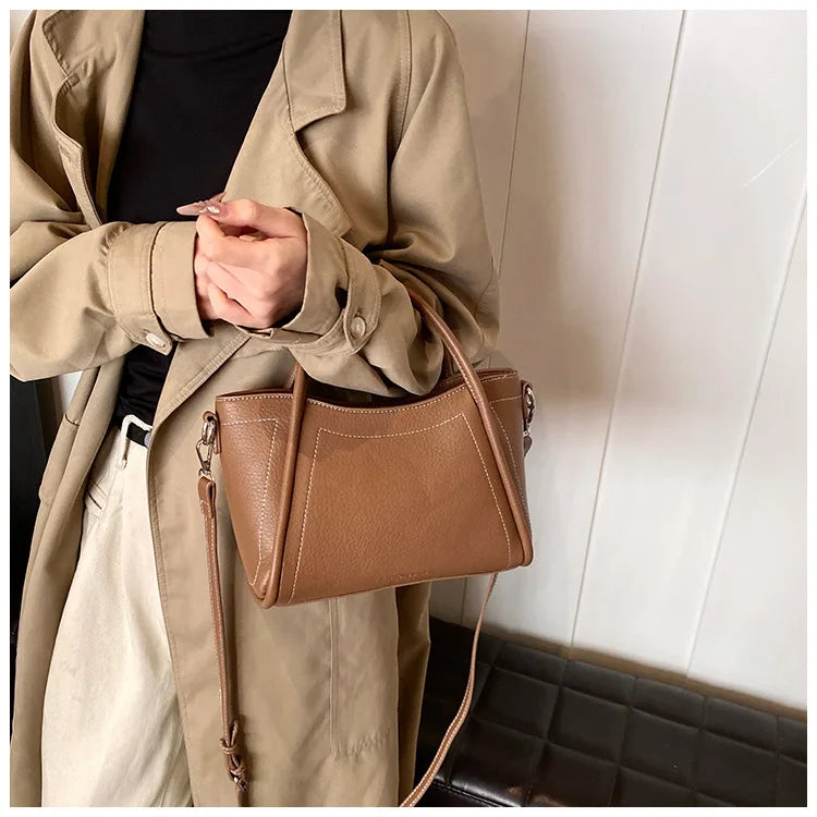 2025 new style large-capacity high-end PU messenger bag for daily commuting, soft leather wing bag for women