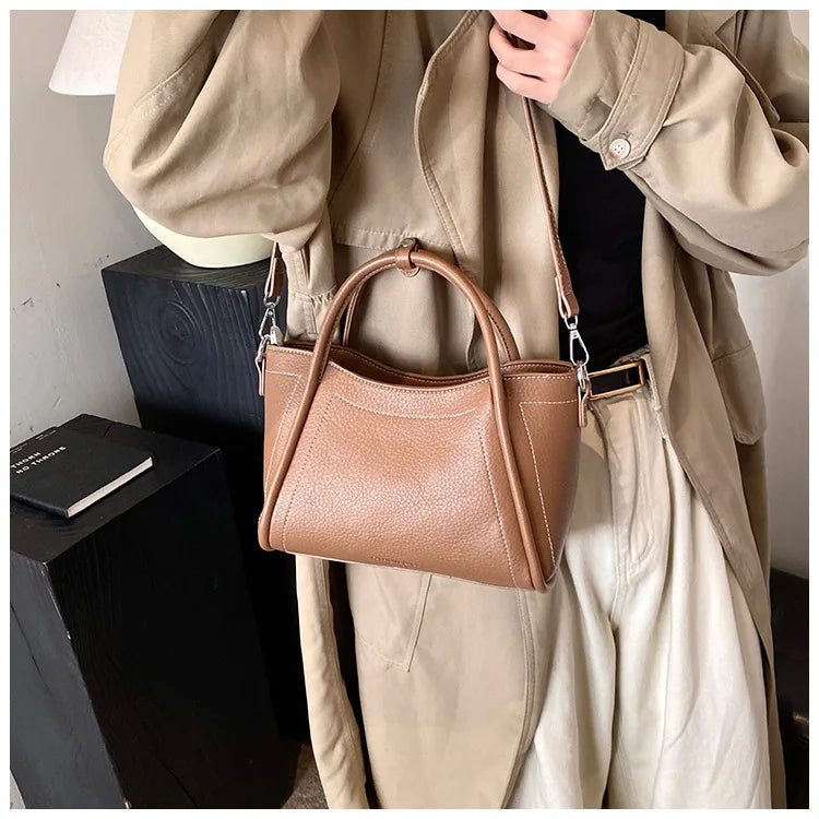 2025 new style large-capacity high-end PU messenger bag for daily commuting, soft leather wing bag for women