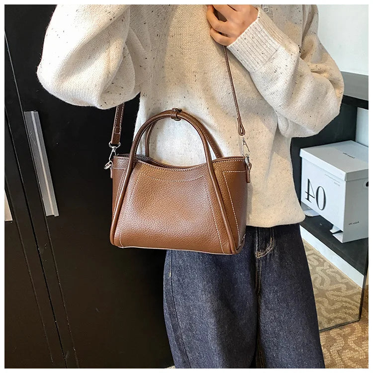 2025 new style large-capacity high-end PU messenger bag for daily commuting, soft leather wing bag for women