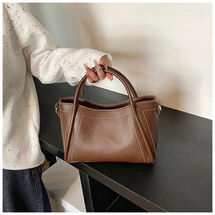 2025 new style large-capacity high-end PU messenger bag for daily commuting, soft leather wing bag for women