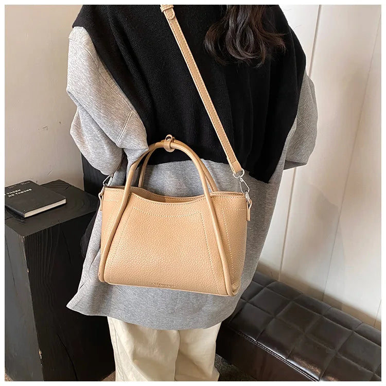 2025 new style large-capacity high-end PU messenger bag for daily commuting, soft leather wing bag for women