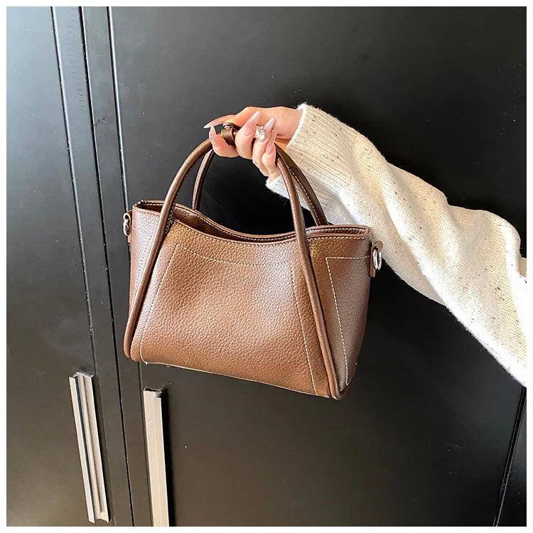 2025 new style large-capacity high-end PU messenger bag for daily commuting, soft leather wing bag for women