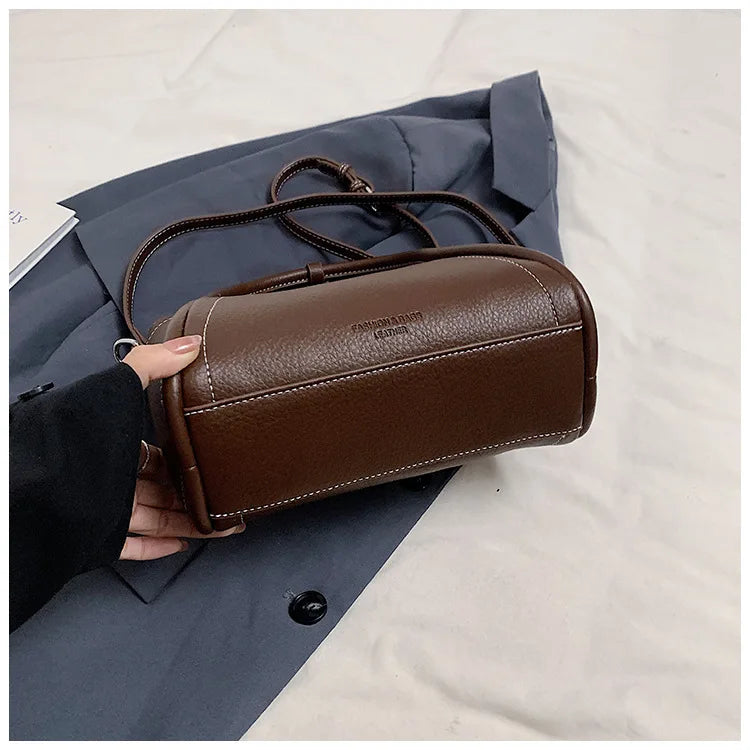 2025 new style large-capacity high-end PU messenger bag for daily commuting, soft leather wing bag for women