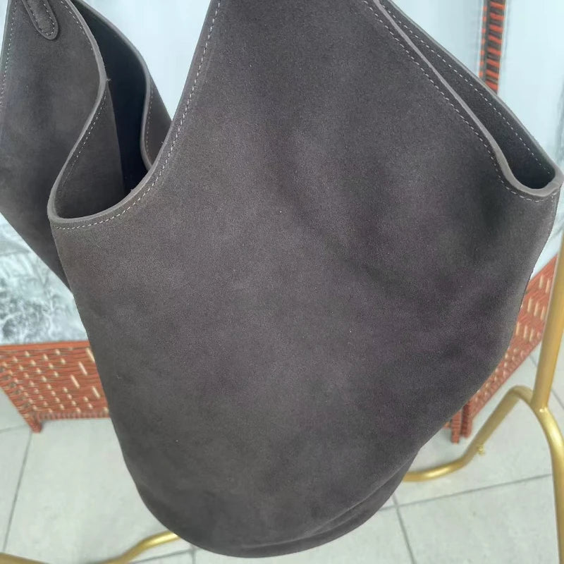 2023 Autumn and Winter Handbag Genuine Leather Dumpling Bucket Bag Niche Shoulder Tote