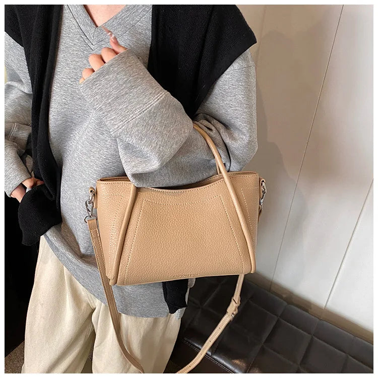 2025 new style large-capacity high-end PU messenger bag for daily commuting, soft leather wing bag for women