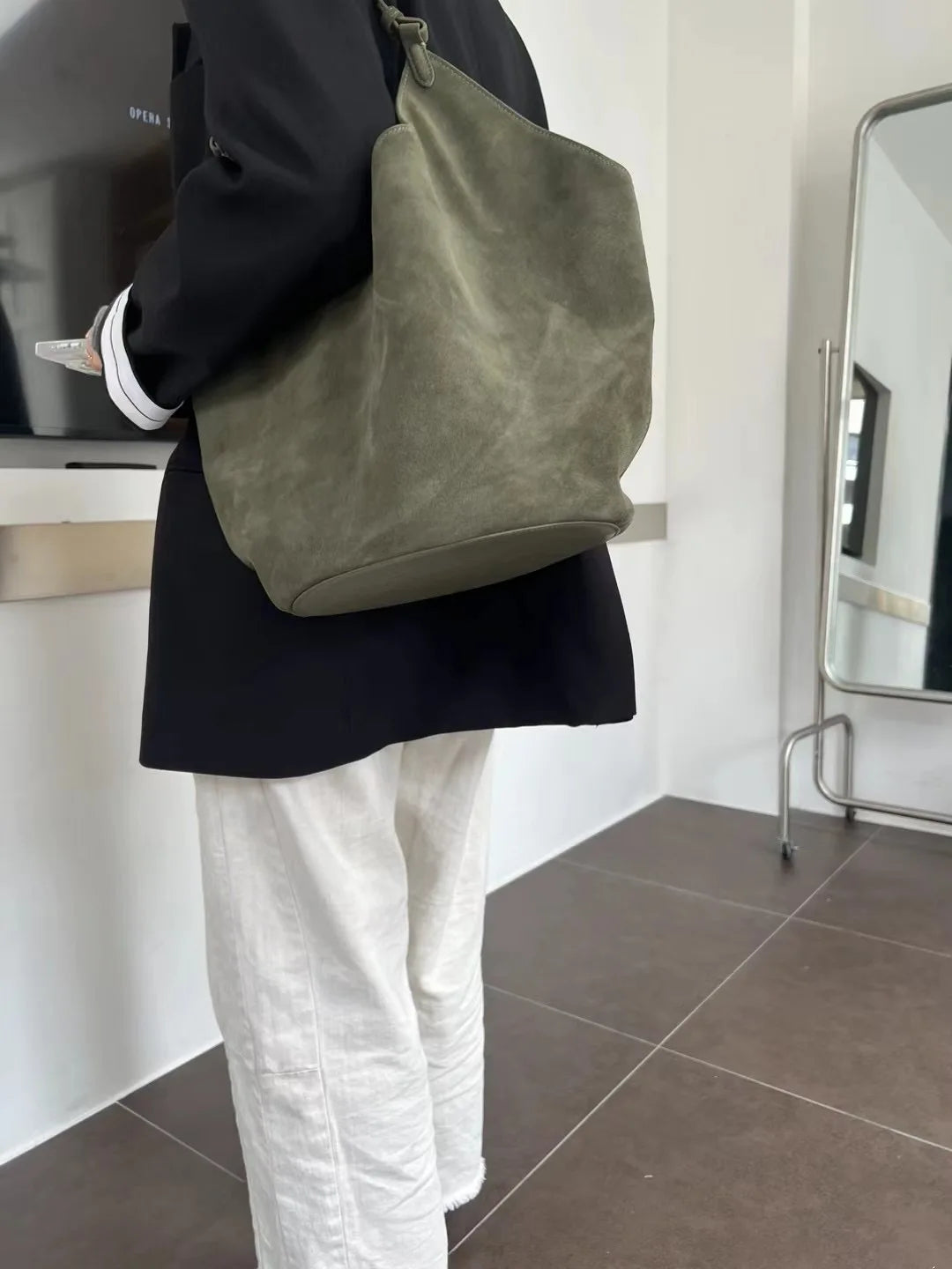 2023 Autumn and Winter Handbag Genuine Leather Dumpling Bucket Bag Niche Shoulder Tote