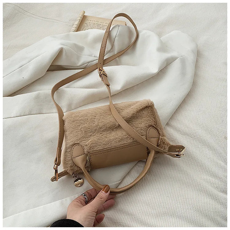Cute Autumn And Winter Plush Mini Handbag Fashion Temperament Girls Mini Coin Purse Korean Version Versatile Crossbody Bag