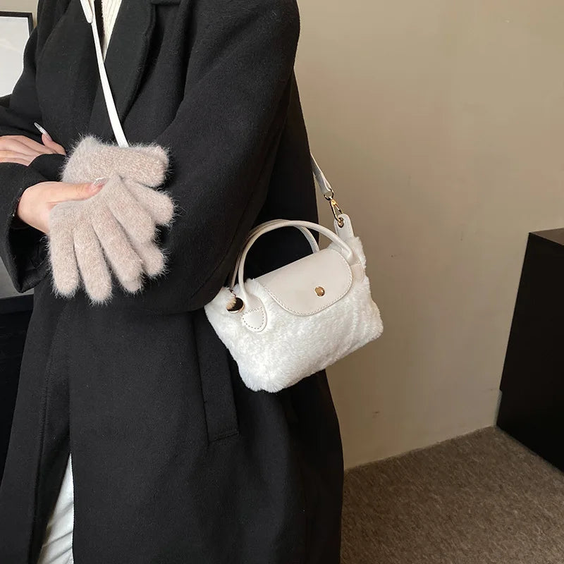 Cute Autumn And Winter Plush Mini Handbag Fashion Temperament Girls Mini Coin Purse Korean Version Versatile Crossbody Bag