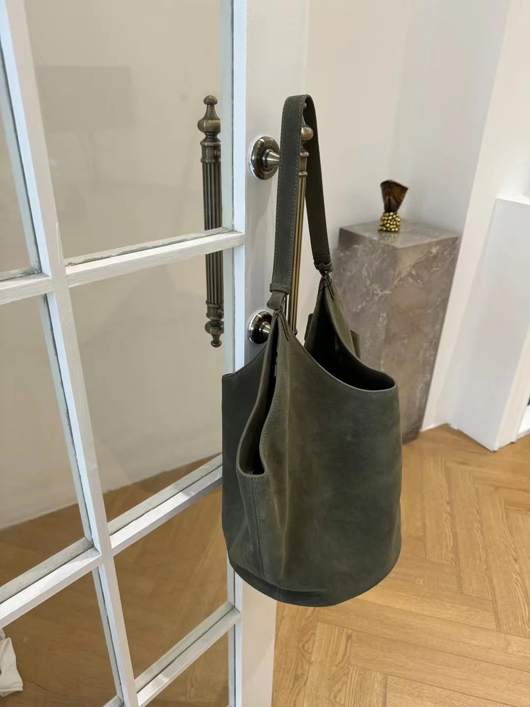 2023 Autumn and Winter Handbag Genuine Leather Dumpling Bucket Bag Niche Shoulder Tote