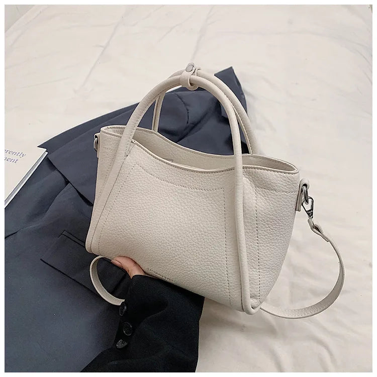 2025 new style large-capacity high-end PU messenger bag for daily commuting, soft leather wing bag for women