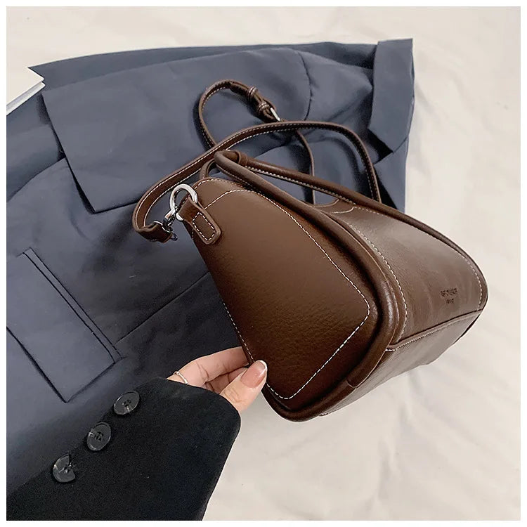 2025 new style large-capacity high-end PU messenger bag for daily commuting, soft leather wing bag for women