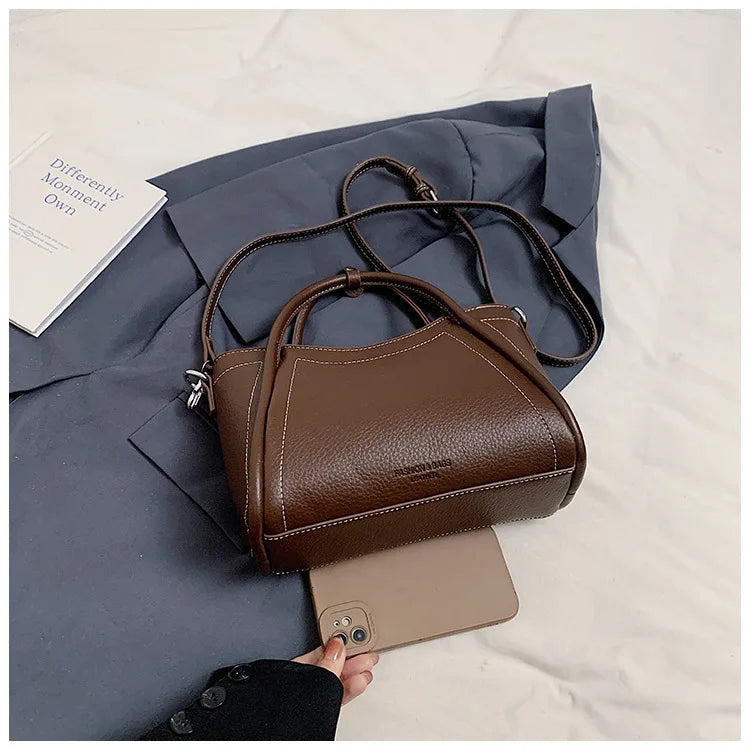 2025 new style large-capacity high-end PU messenger bag for daily commuting, soft leather wing bag for women