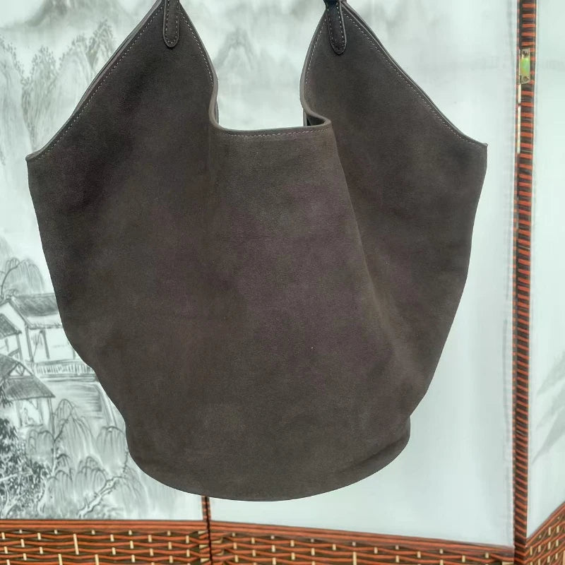 2023 Autumn and Winter Handbag Genuine Leather Dumpling Bucket Bag Niche Shoulder Tote